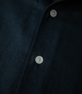 One-piece collar dark blue flannel
